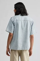GUESS ORIGINALS Herringbone Denim Short Sleeve Button-Down Shirt