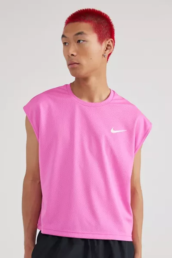 Nike UO Exclusive Cropped Swim Shirt