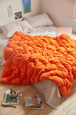 Gwendolyn Fleece Puffy Throw Blanket