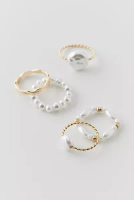 Delicate Pearl Ring Set