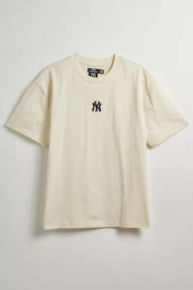 Pro Standard UO Exclusive New York Yankees Tee