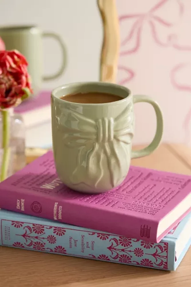 Sculpted Bow Mug