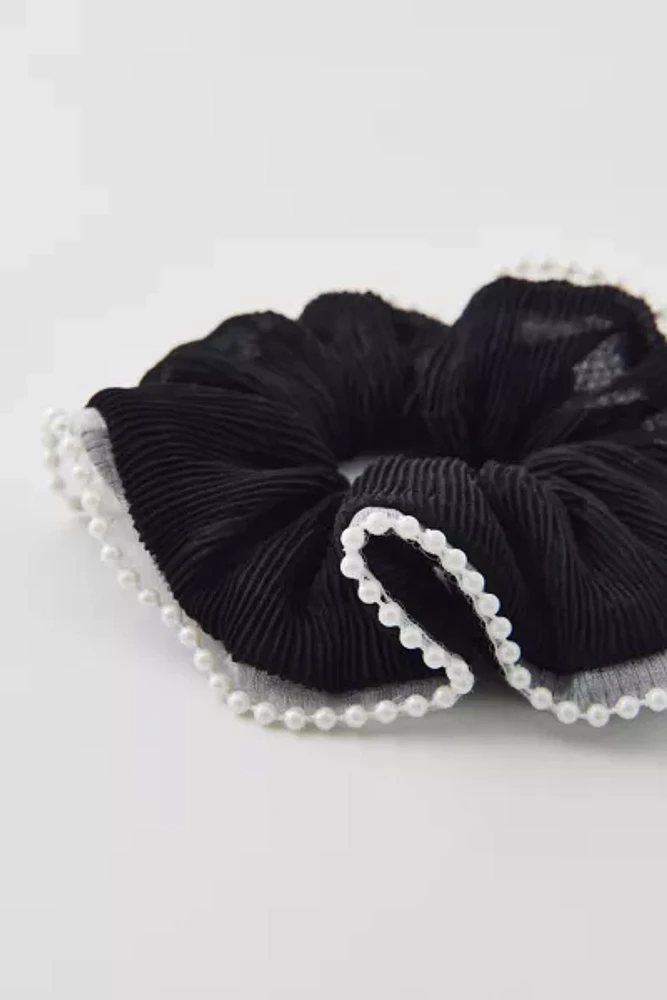 Crinkle Pearl Scrunchie