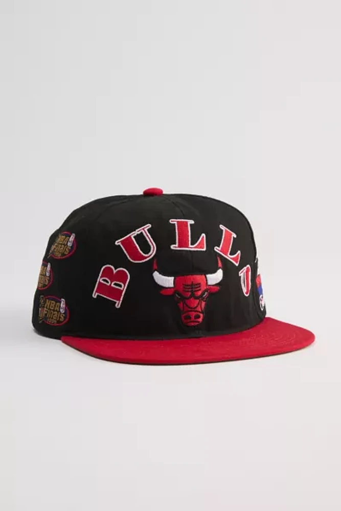 Mitchell & Ness Chicago Bulls Arched Finals Hat