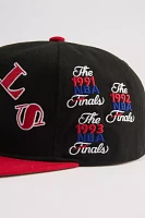 Mitchell & Ness Chicago Bulls Arched Finals Hat