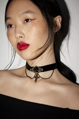 Alice Rosette Cross Choker Necklace