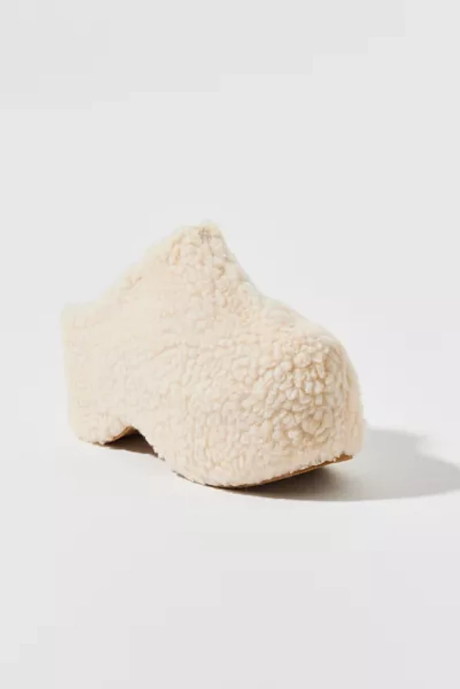 Azalea Wang Dolorita Faux Shearling Clog