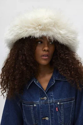 Oversized Faux Fur Bucket Hat