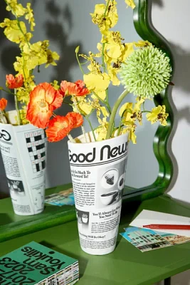 ban.do Newspaper Vase