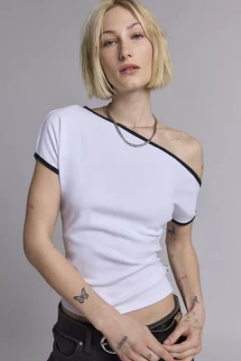 BDG Sarah Off-The-Shoulder Cropped Tee