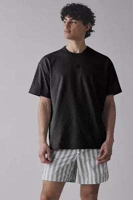 Nike Sportswear Premium Essential Logo Tee