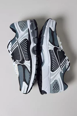 Nike Men's Zoom Vomero 5 SE SP Sneaker