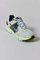 Nike Men's Zoom Vomero 5 Sneaker