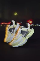 Nike Men's Zoom Vomero 5 Sneaker