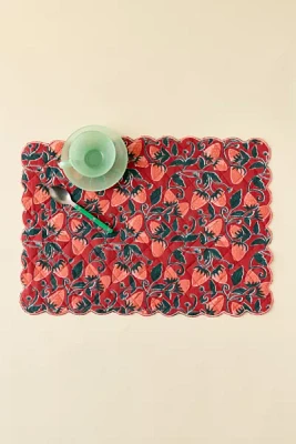 Strawberry Pattern Scallop Quilted Placemat