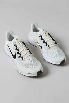 Nike Women's Pegasus 41 Running Sneaker