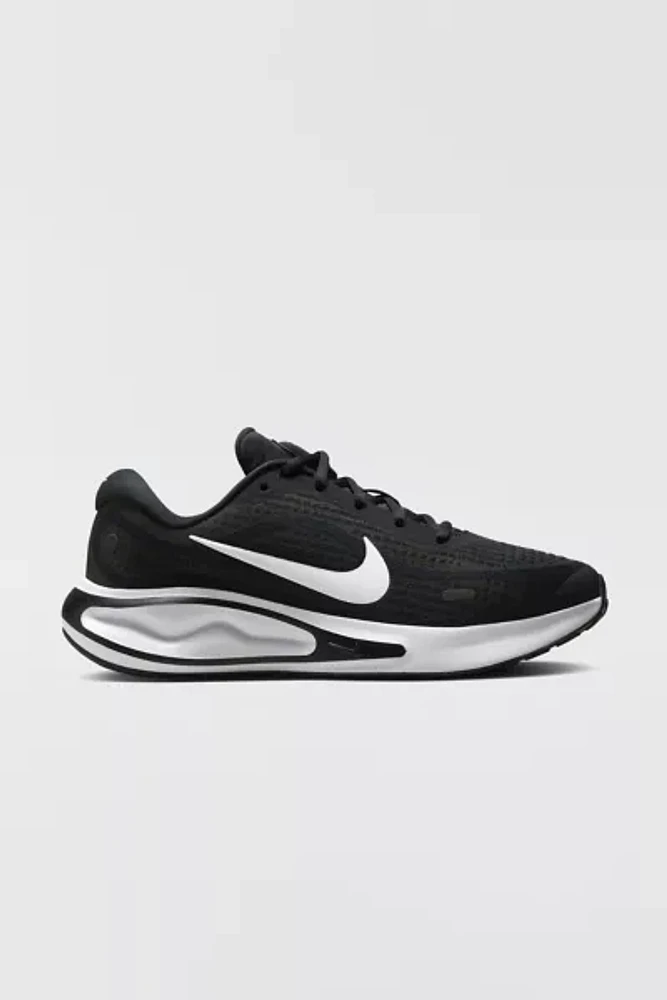Nike Women's Journey Run Sneaker