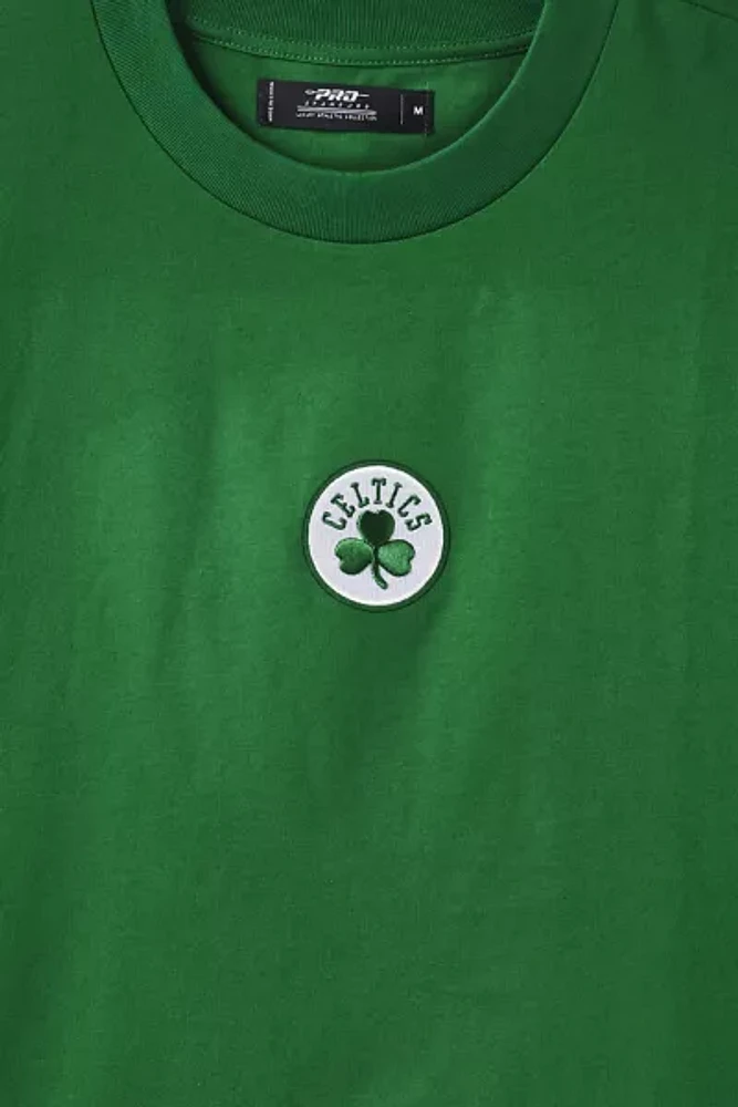 Pro Standard UO Exclusive NBA Boston Celtics Graphic Tee