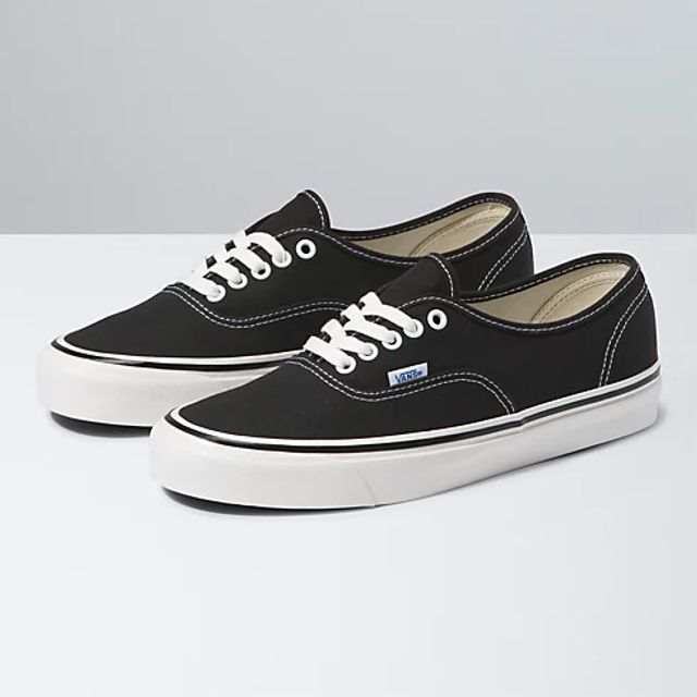 authentic knotted vans