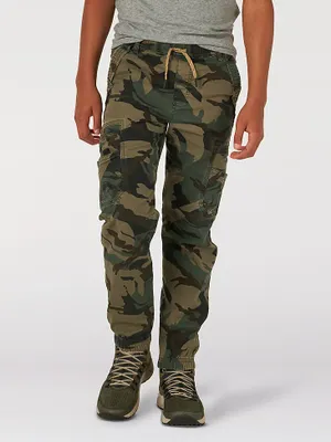 Boy's Wrangler® Free To Stretch Gamer Cargo Pant (-) Camo