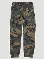 Boy's Wrangler® Free To Stretch Gamer Cargo Pant (-) Camo