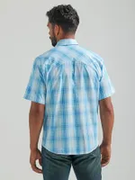 Men's Wrangler® Fashion Snap Short Sleeve Western Plaid Shirt Baby Blue