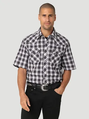 Men's Wrangler Retro® Short Sleeve Western Snap with Sawtooth Flap Pocket Plaid Shirt Black White