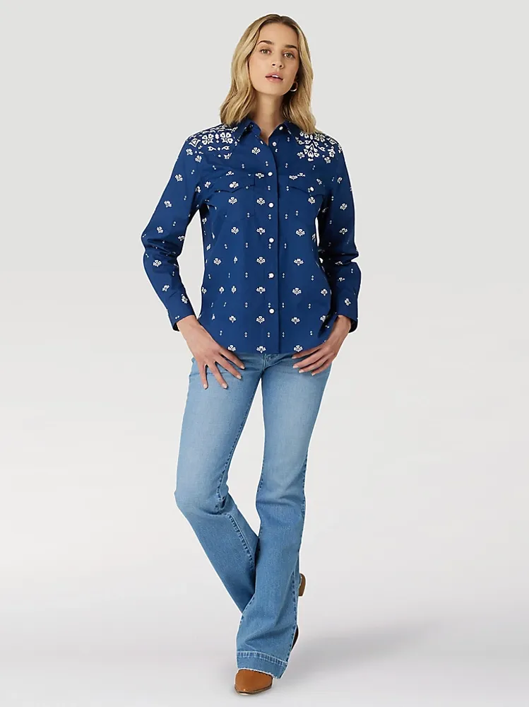 Women's Wrangler Retro Americana Bandana Western Snap Shirt Blue Print