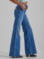 Women's Wrangler® Wanderer 622 High Rise Flare Jean Smoke Sea