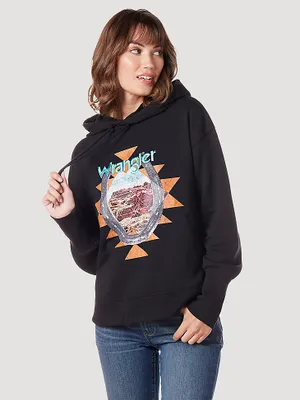 Women's Wrangler Retro® Curved Hem Graphic Hoodie Black Beauty