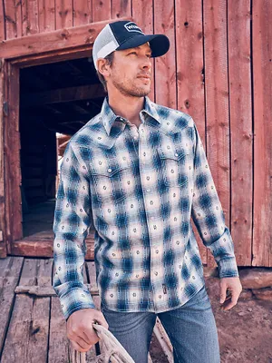 Men's Wrangler Retro® Long Sleeve Western Snap Plaid Overprint Shirt Blue Geo