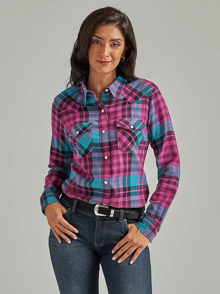 Wrangler Women's Essential Long Sleeve Flannel Plaid Western Snap