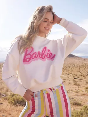 Wrangler x Barbie™ Relaxed Logo Sweatshirt Worn White