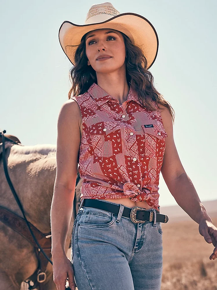 Women's Wrangler Retro® Sleeveless Print Western Snap Top Cherry Red