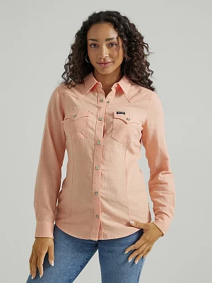 Women's Wrangler Retro® Long Sleeve Solid Western Snap Shirt Peach