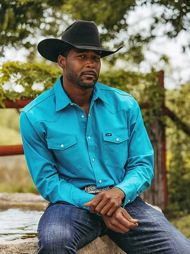 Premium Performance Advanced Comfort Cowboy Cut® Long Sleeve Spread Collar  Solid Shirt in Cement
