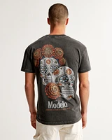 Modelo Graphic Tee