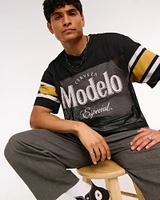 Modelo Cropped Football Jersey