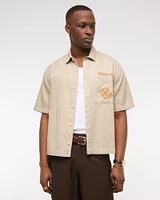 Short-Sleeve Cropped Modelo Workwear Button-Up Shirt