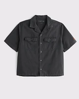 Short-Sleeve Cropped Guinness Workwear Button-Up Shirt