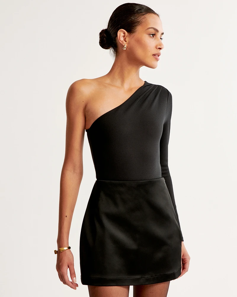 Long-Sleeve Crepe Asymmetrical One-Shoulder Bodysuit