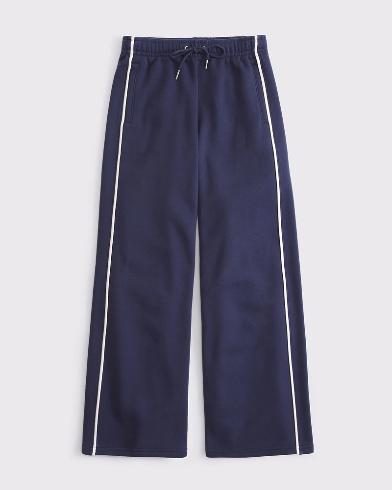 Essential Mid Rise Wide Leg Sweatpant