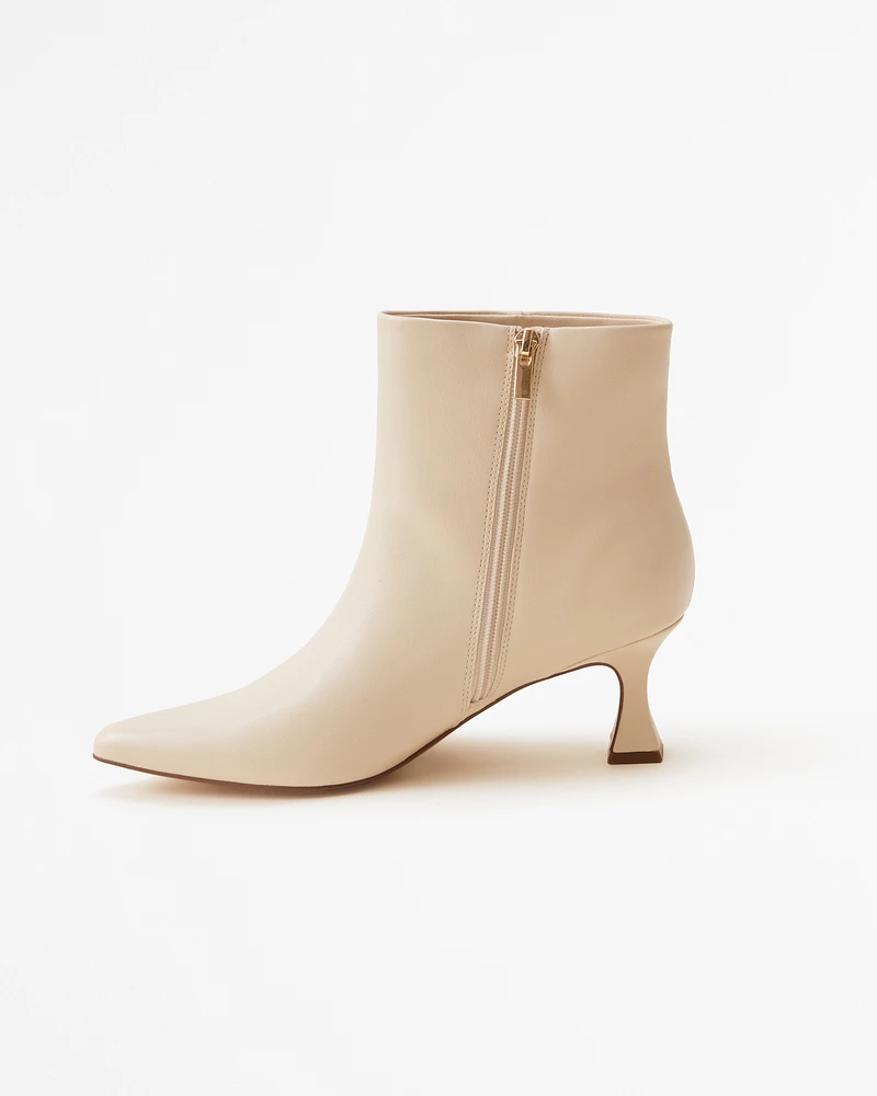 Pointed Heeled Boot