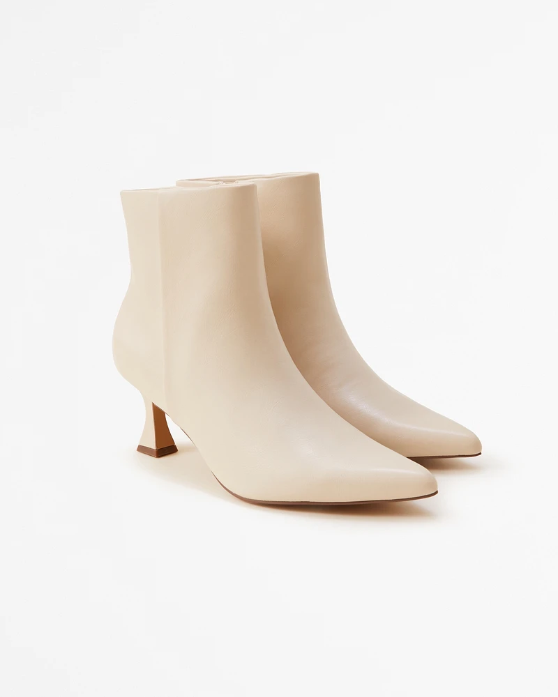 Pointed Heeled Boot