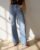Mid Rise Baggy Bootcut Jean