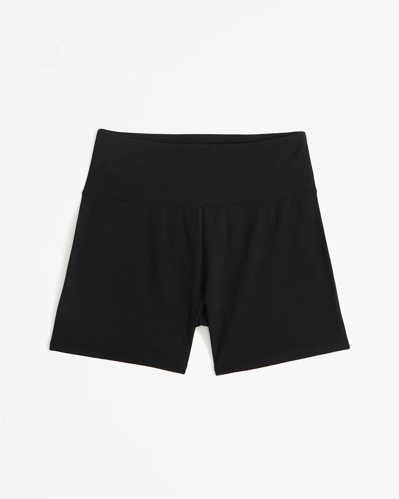 essential high rise bike shorts