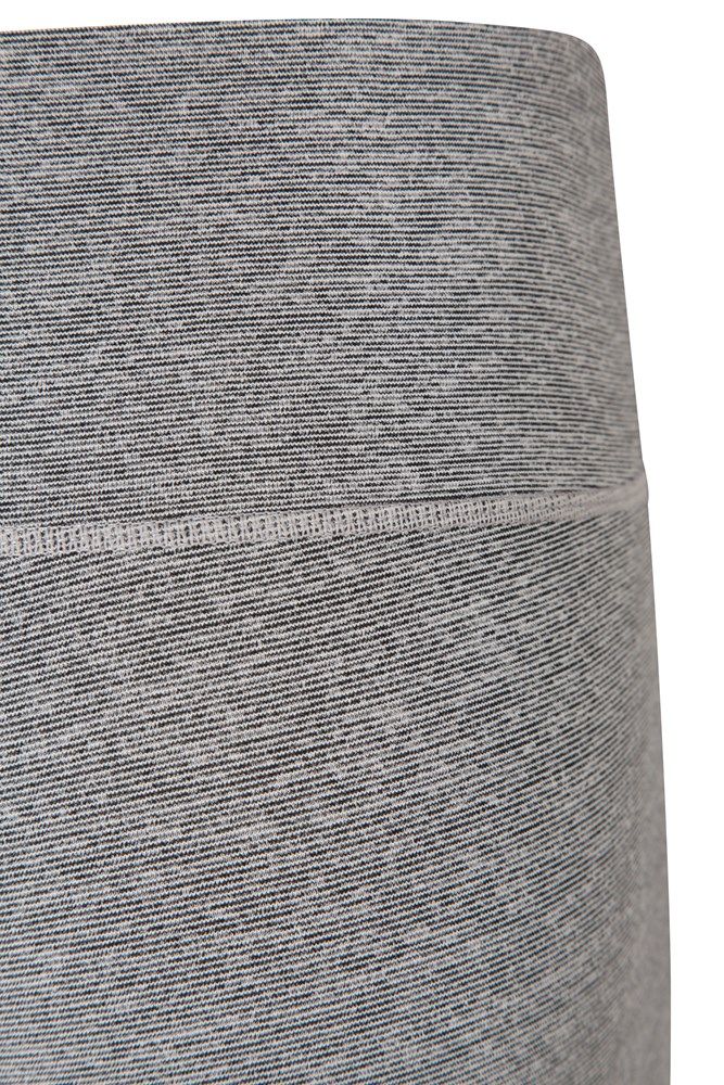 Move and Flow Womens Capri Leggings