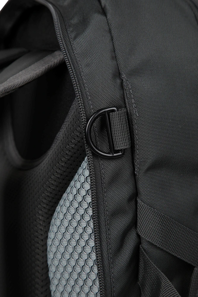 Vic Global 40L Backpack