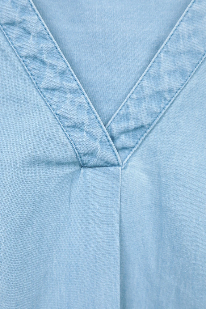 Tuscany Womens Chambray Sleeveless Shirt