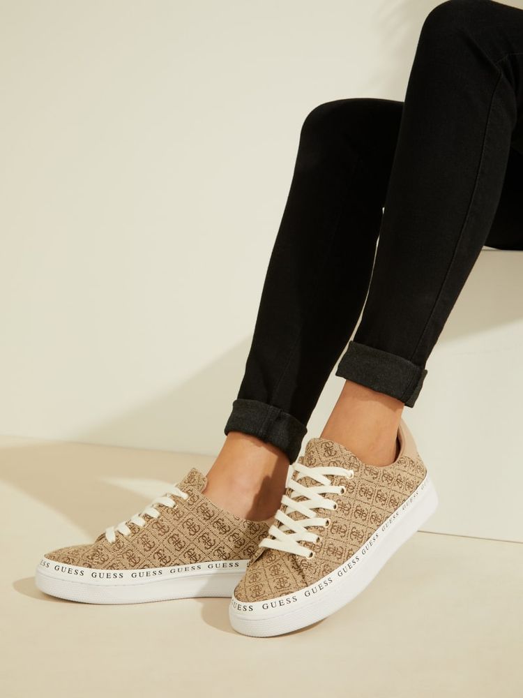Rinzed Quattro G Low-Top Sneakers